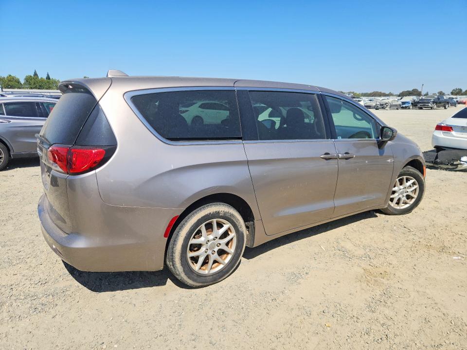 64061476 :رقم المزاد ، 2C4RC1DG1HR587578 vin ، 2017 Chrysler Pacifica مزاد بيع