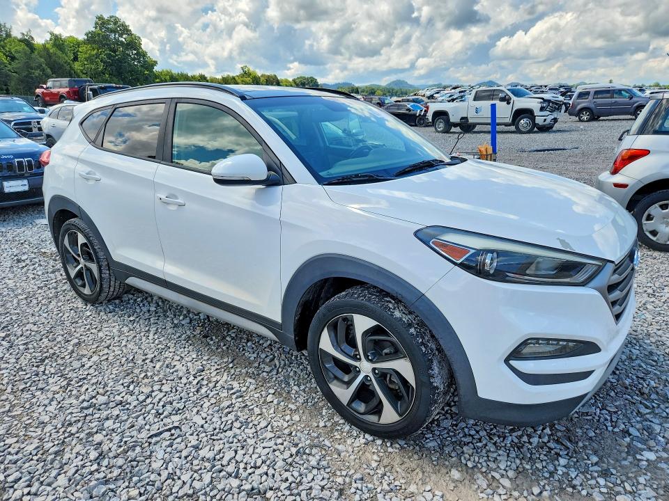 63948766 :رقم المزاد ، KM8J3CA20HU573638 vin ، 2017 Hyundai Tucson مزاد بيع