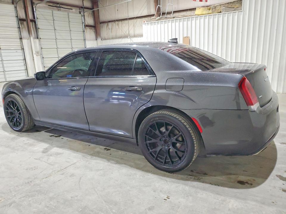 64045736 :رقم المزاد ، 2C3CCAGG7KH698462 vin ، 2019 Chrysler 300 مزاد بيع