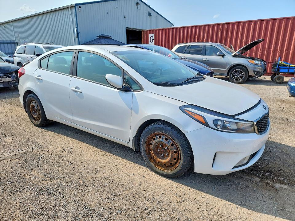 63701006 :رقم المزاد ، 3KPFL4A70JE195949 vin ، 2018 Kia Forte مزاد بيع