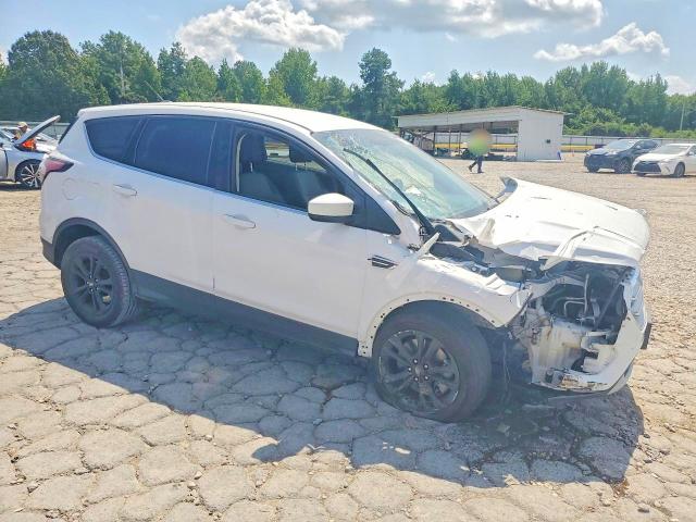 2017 Ford Escape მანქანა იყიდება აუქციონზე, vin: 1FMCU0G97HUC96737, აუქციონის ნომერი: 64441156