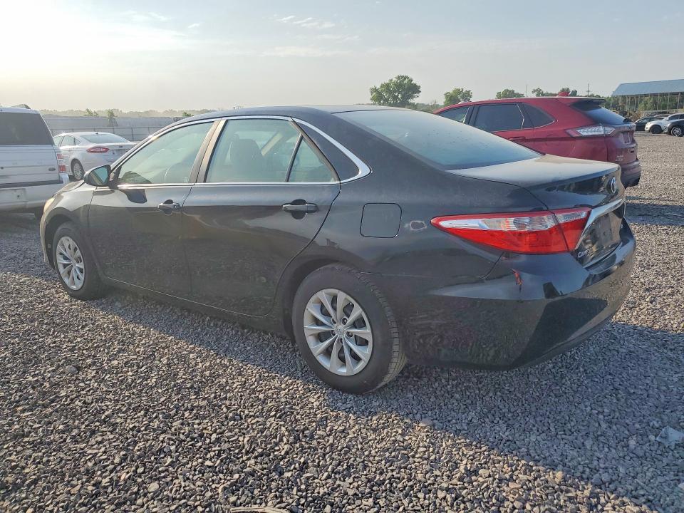 64946246 :رقم المزاد ، 4T4BF1FK2FR448717 vin ، 2015 Toyota Camry مزاد بيع