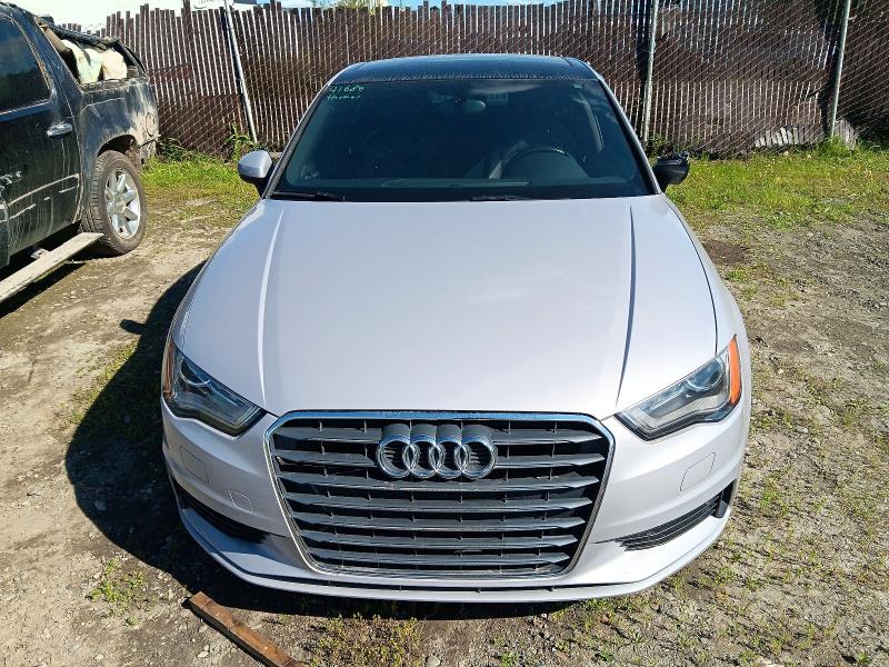62722586 :رقم المزاد ، WAUBFGFF9F1070544 vin ، 2015 Audi A3 مزاد بيع