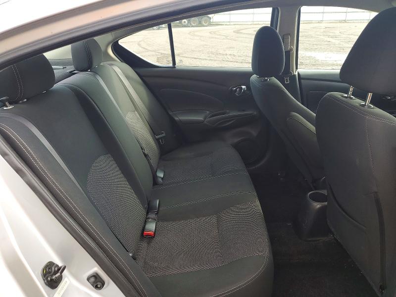 65349986 :رقم المزاد ، 3N1CN7AP6JK415856 vin ، 2018 Nissan Versa مزاد بيع
