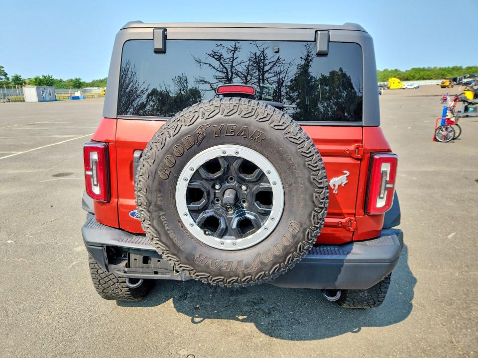 63908956 :رقم المزاد ، 1FMEE5DP8PLB68369 vin ، 2023 Ford Bronco مزاد بيع