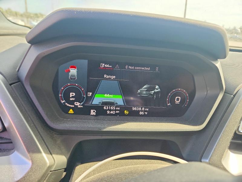 64676826 :رقم المزاد ، WA1H2BFZ9NP013997 vin ، 2022 Audi Q4 E-tron مزاد بيع