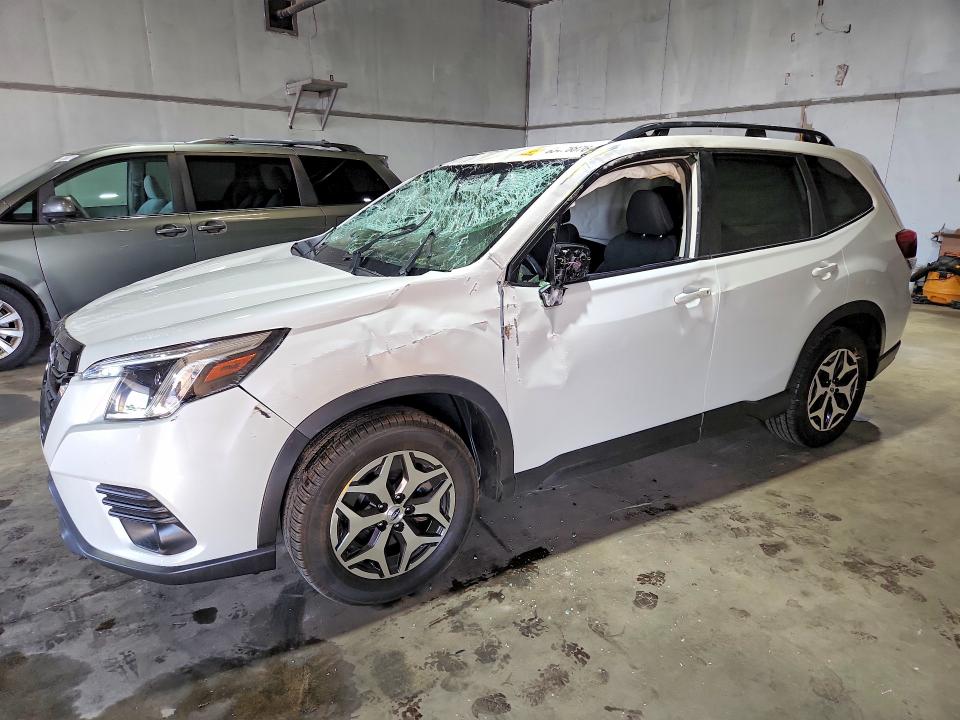 63476876 :رقم المزاد ، JF2SKAEC4NH493848 vin ، 2022 Subaru Forester مزاد بيع