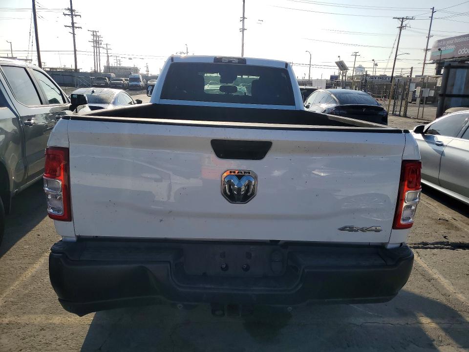 63776116 :رقم المزاد ، 3C6UR5HL9MG601595 vin ، 2021 Ram 2500 مزاد بيع