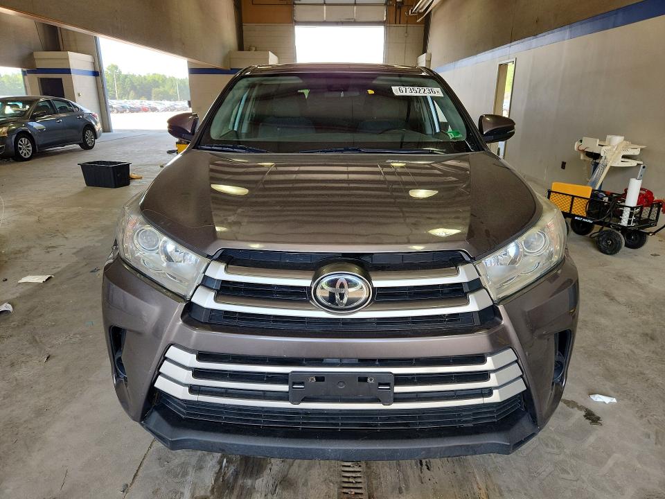 Продаж на аукціоні авто 2019 Toyota Highlander, vin: 5TDBZRFH1KS735795, номер лоту: 67352236