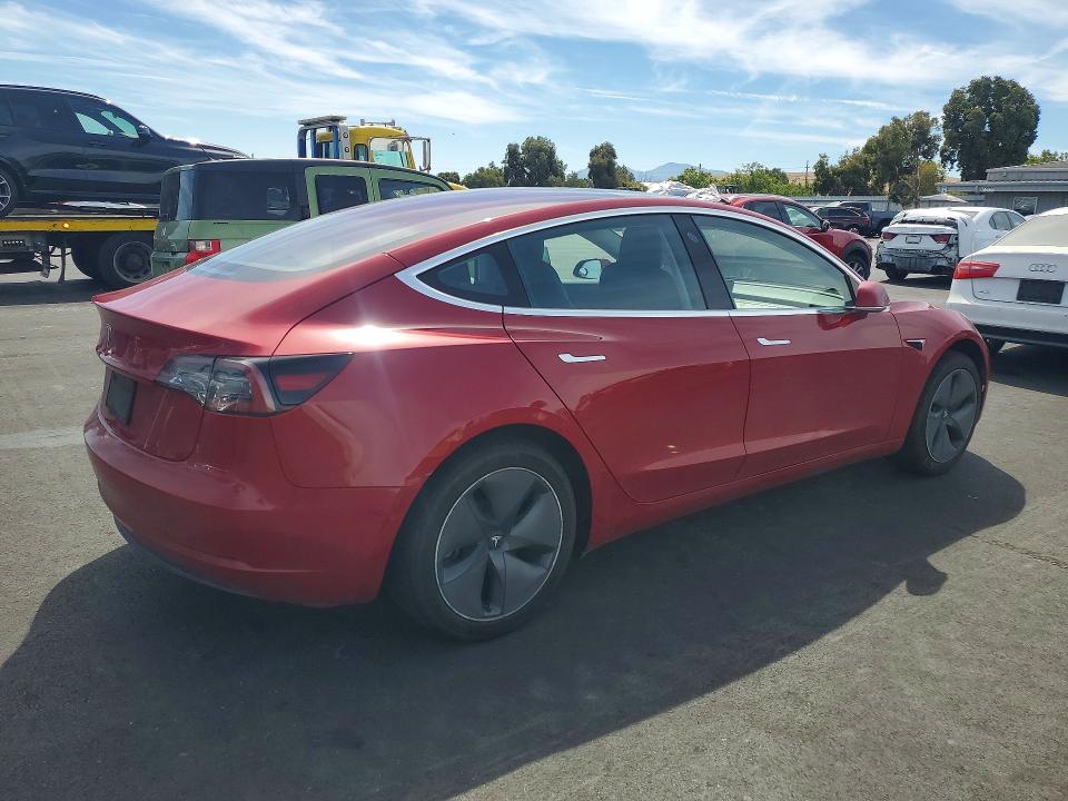 65738736 :رقم المزاد ، 5YJ3E1EA3JF022342 vin ، 2018 Tesla Model 3 مزاد بيع