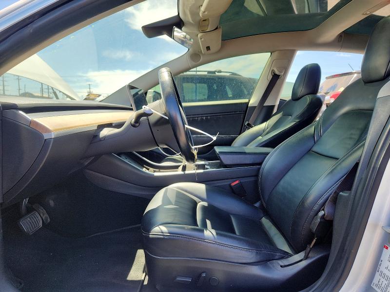 65583836 :رقم المزاد ، 5YJ3E1EA0JF050132 vin ، 2018 Tesla Model 3 مزاد بيع
