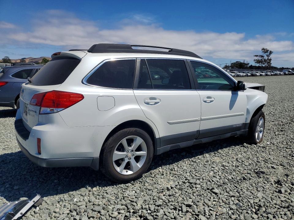 65118946 :رقم المزاد ، 4S4BRBCC6D3203197 vin ، 2013 Subaru Outback مزاد بيع