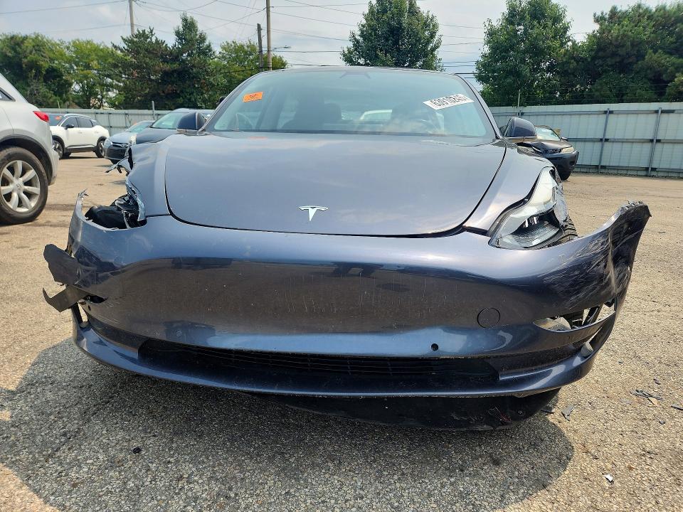 2018 Tesla Model 3 მანქანა იყიდება აუქციონზე, vin: 5YJ3E1EA3JF012636, აუქციონის ნომერი: 63910246