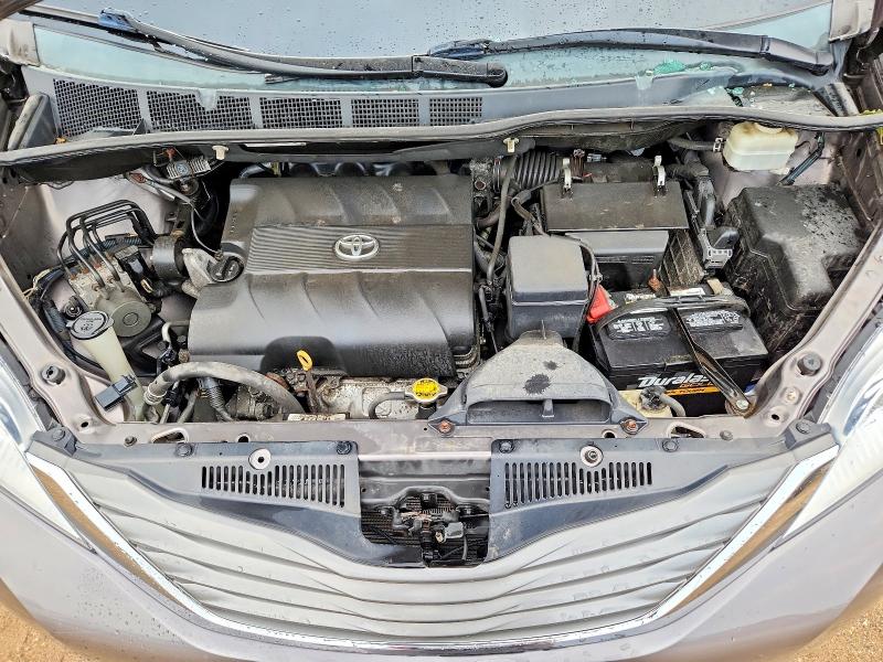 2013 Toyota Sienna მანქანა იყიდება აუქციონზე, vin: 5TDYK3DC5DS370883, აუქციონის ნომერი: 63356126