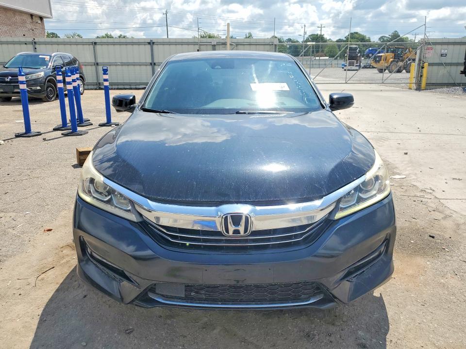 2017 Honda Accord მანქანა იყიდება აუქციონზე, vin: JHMCR6F35HC007820, აუქციონის ნომერი: 63803476