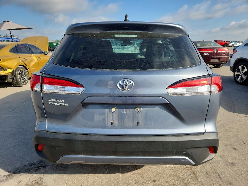 64584146 :رقم المزاد ، 7MUAAAAG8NV018369 vin ، 2022 Toyota Corolla Cross مزاد بيع