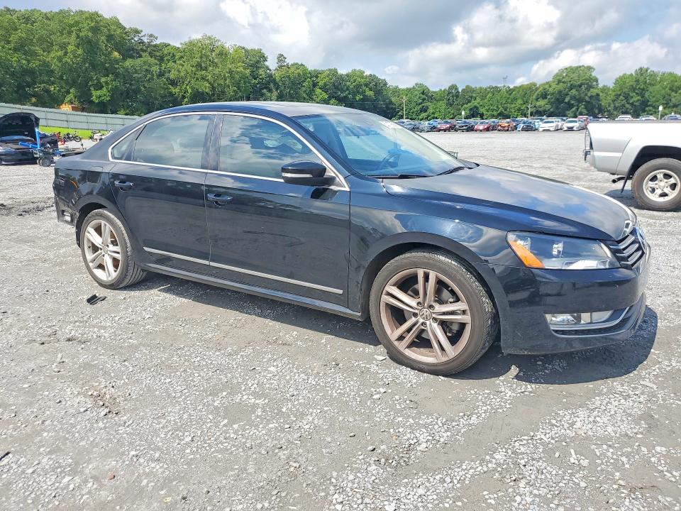 63179066 :رقم المزاد ، 1VWBS7A38FC031053 vin ، 2015 Volkswagen Passat مزاد بيع