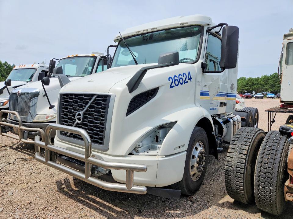 2018 Volvo Vnr მანქანა იყიდება აუქციონზე, vin: 4V4WB9EH7JN896037, აუქციონის ნომერი: 66077336