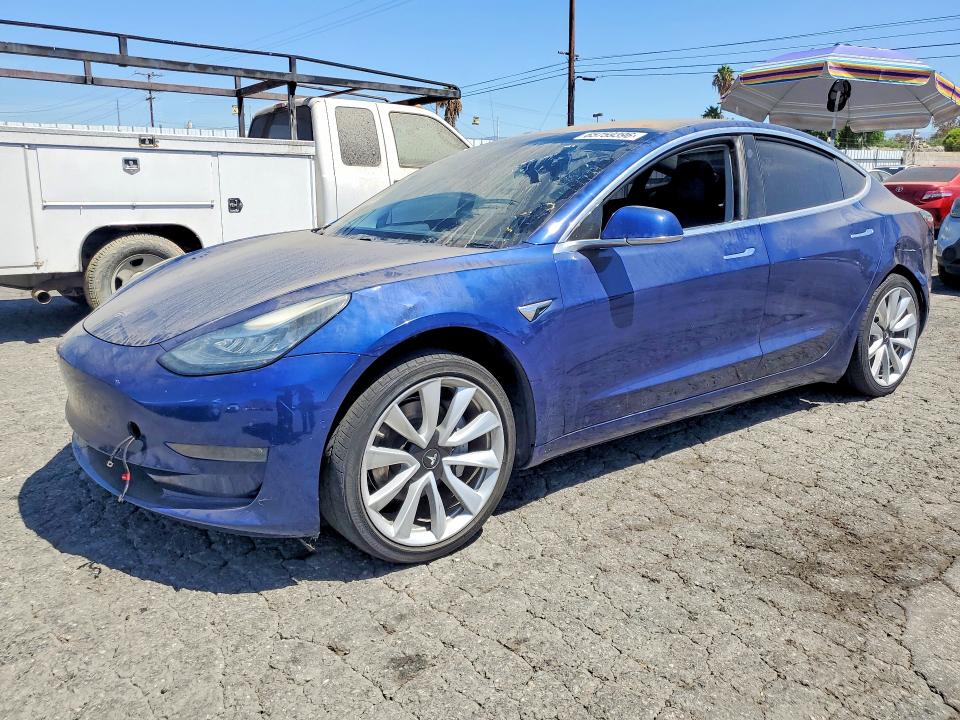 65759396 :رقم المزاد ، 5YJ3E1EA1JF033386 vin ، 2018 Tesla Model 3 مزاد بيع