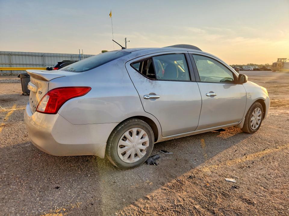 65196956 :رقم المزاد ، 3N1CN7AP6EK465310 vin ، 2014 Nissan Versa مزاد بيع