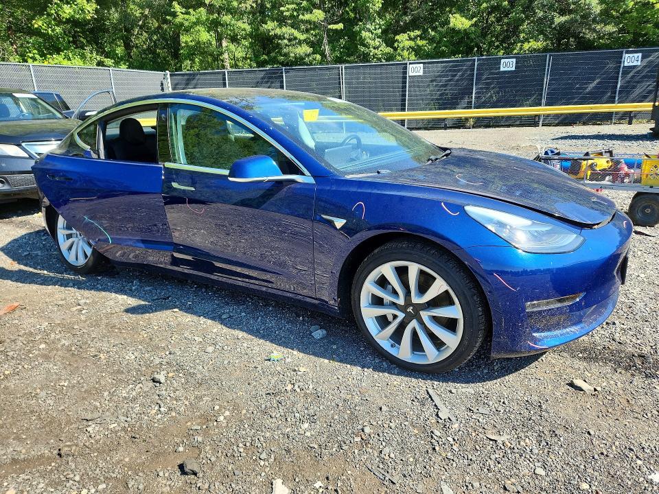 65724756 :رقم المزاد ، 5YJ3E1EA5JF033391 vin ، 2018 Tesla Model 3 مزاد بيع