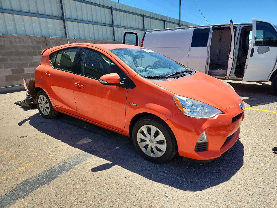 Продажа на аукционе авто 2014 Toyota Prius C, vin: JTDKDTB33E1081650, номер лота: 64977386