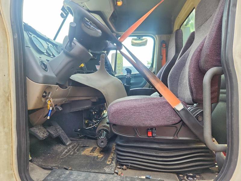 2016 Freightliner Cascadia 125 მანქანა იყიდება აუქციონზე, vin: 3AKJGEDV4GSGV3734, აუქციონის ნომერი: 64238226