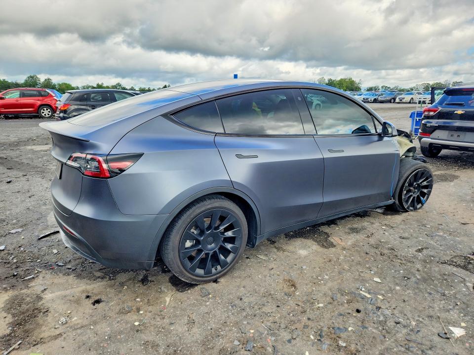 62743876 :رقم المزاد ، 7SAYGAEE2PF694780 vin ، 2023 Tesla Model Y مزاد بيع