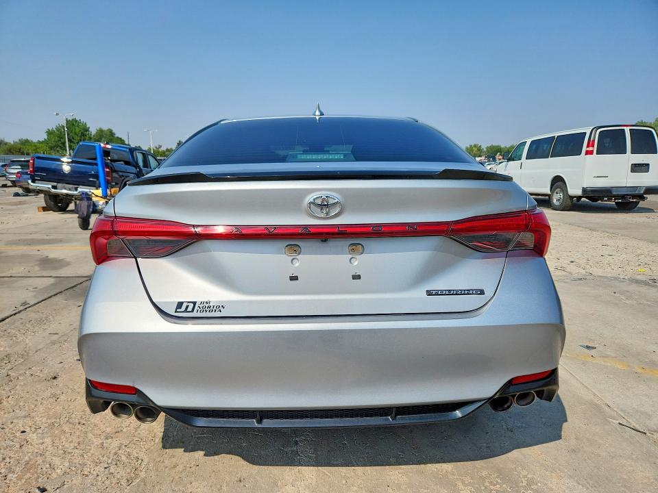 64219556 :رقم المزاد ، 4T1GZ1FB5NU087179 vin ، 2022 Toyota Avalon مزاد بيع