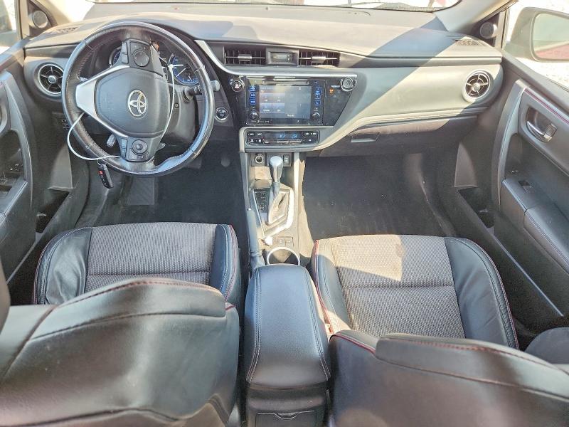 65700436 :رقم المزاد ، 5YFBURHE5HP585614 vin ، 2017 Toyota Corolla مزاد بيع