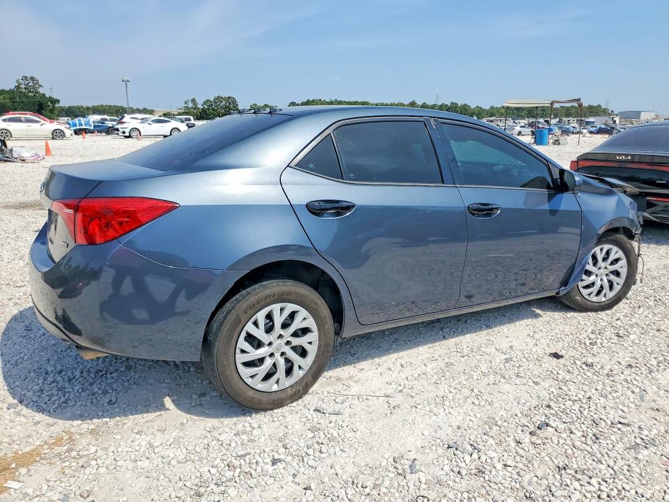 Продажа на аукционе авто 2018 Toyota Corolla, vin: 5YFBURHE2JP776252, номер лота: 65652236