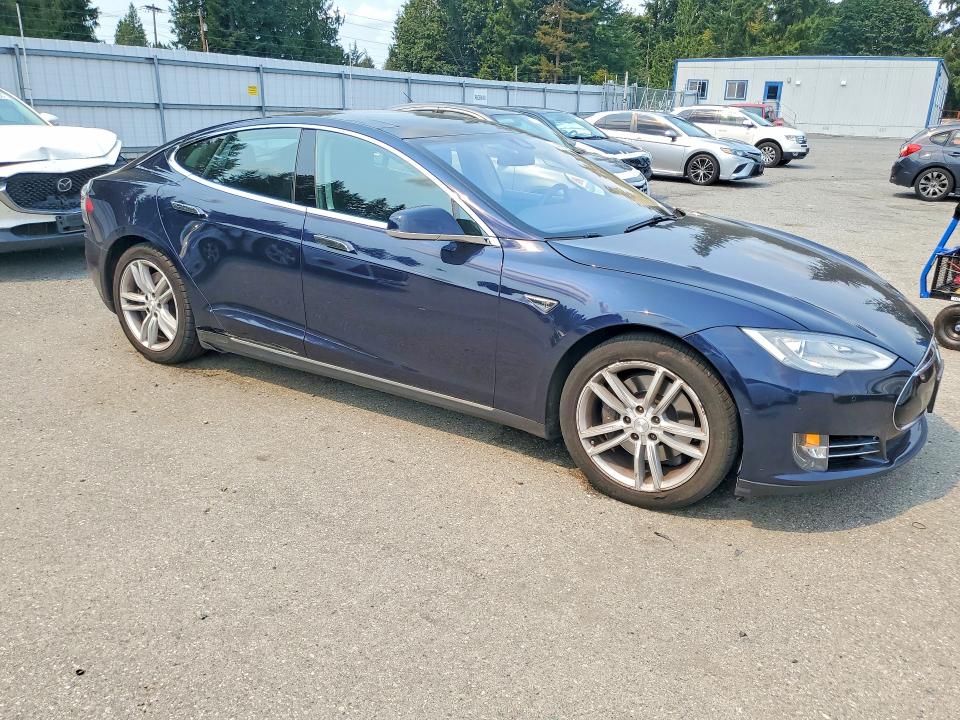 2015 Tesla Model S მანქანა იყიდება აუქციონზე, vin: 5YJSA1S11FF080744, აუქციონის ნომერი: 64619916