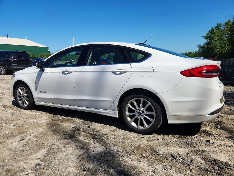 2017 Ford Fusion მანქანა იყიდება აუქციონზე, vin: 3FA6P0LU6HR261932, აუქციონის ნომერი: 63791906