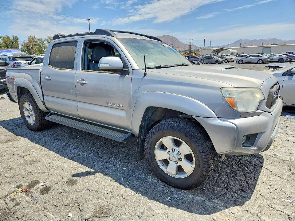 Продажа на аукционе авто 2015 Toyota Tacoma, vin: 3TMJU4GN1FM187529, номер лота: 63445236