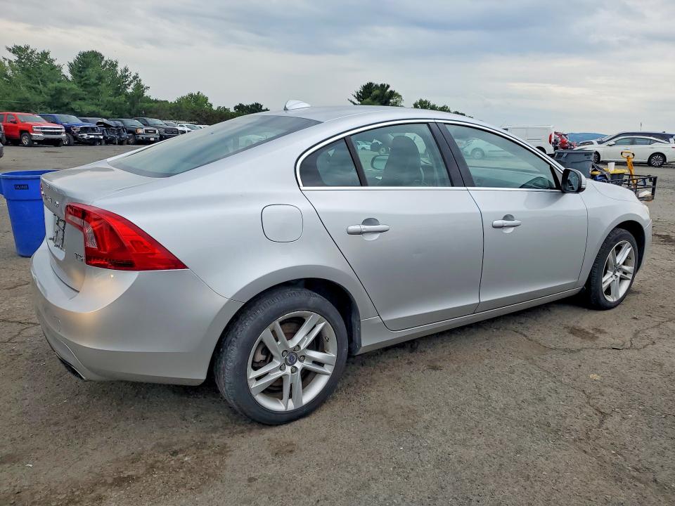 2014 Volvo S60 მანქანა იყიდება აუქციონზე, vin: YV1612FS9E2290949, აუქციონის ნომერი: 65984446