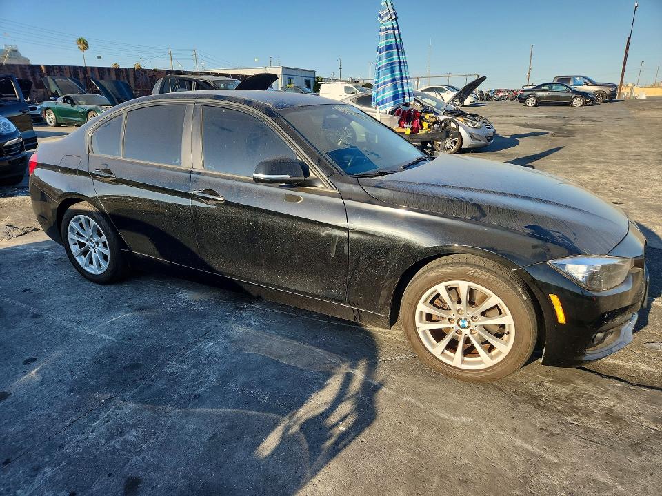 64302016 :رقم المزاد ، WBA8A9C54HK620181 vin ، 2017 Bmw 320 مزاد بيع