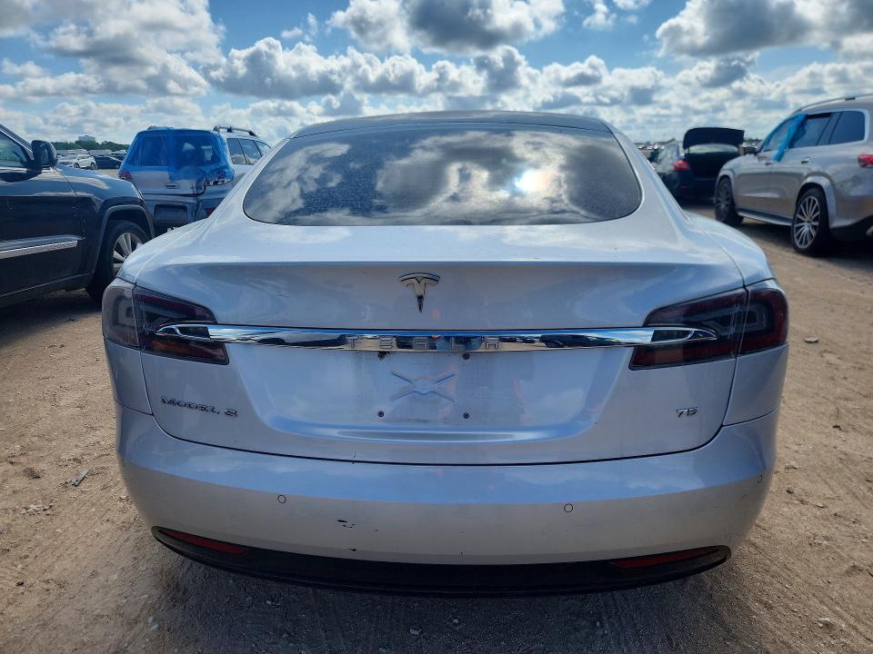 64585186 :رقم المزاد ، 5YJSA1E15HF206781 vin ، 2017 Tesla Model S مزاد بيع
