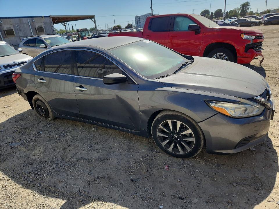 66484156 :رقم المزاد ، 1N4AL3AP3JC267437 vin ، 2018 Nissan Altima مزاد بيع