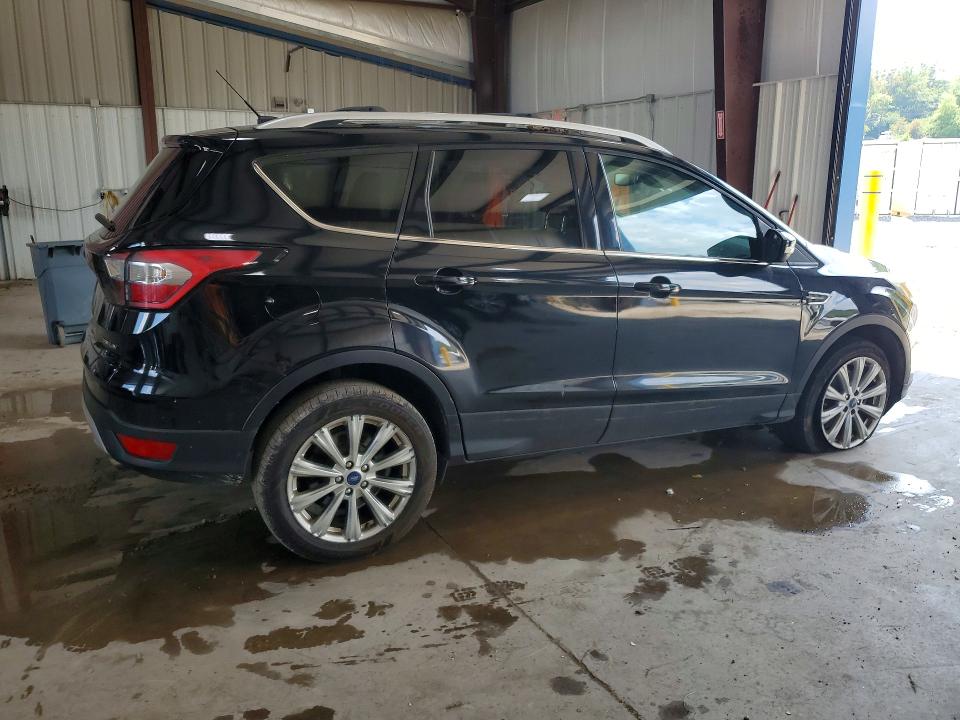 2017 Ford Escape მანქანა იყიდება აუქციონზე, vin: 1FMCU9J92HUE61705, აუქციონის ნომერი: 63694886