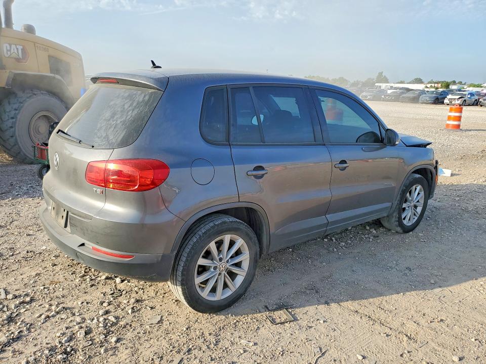 65748636 :رقم المزاد ، WVGAV7AXXHK047543 vin ، 2017 Volkswagen Tiguan مزاد بيع