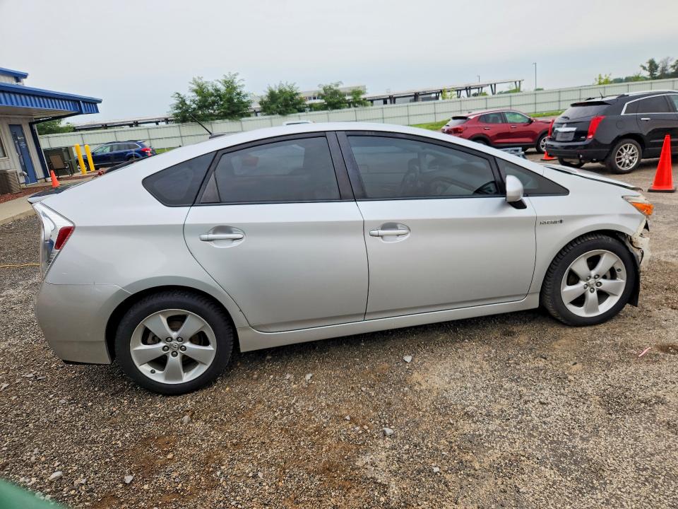 2015 Toyota Prius მანქანა იყიდება აუქციონზე, vin: JTDKN3DU7F1940923, აუქციონის ნომერი: 64328316