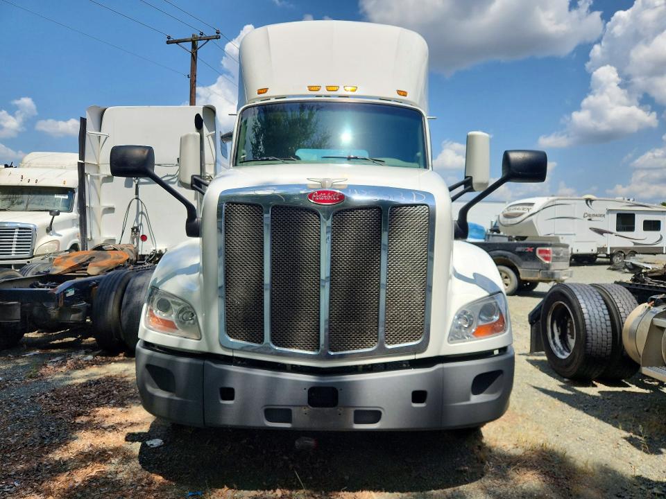 61968106 :رقم المزاد ، 1XPBA48X9JD478313 vin ، 2018 Peterbilt 579 مزاد بيع