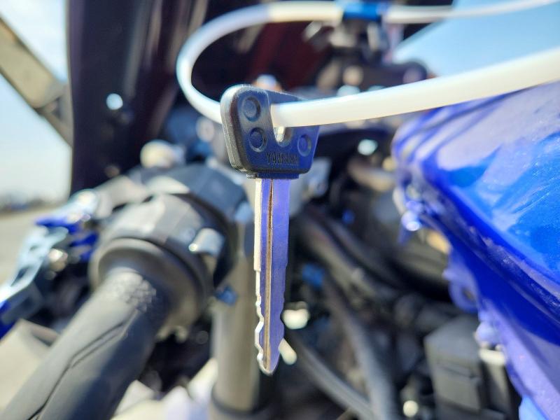 63649256 :رقم المزاد ، JYARM38Y8RA002833 vin ، 2024 Yamaha Yzfr7 مزاد بيع