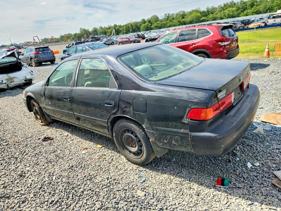65735656 :رقم المزاد ، 4T1BG22K7YU971866 vin ، 2000 Toyota Camry مزاد بيع