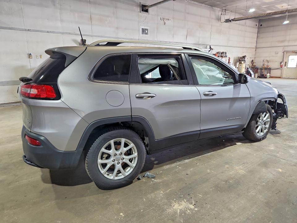 63035246 :رقم المزاد ، 1C4PJLCB6GW177962 vin ، 2016 Jeep Cherokee مزاد بيع