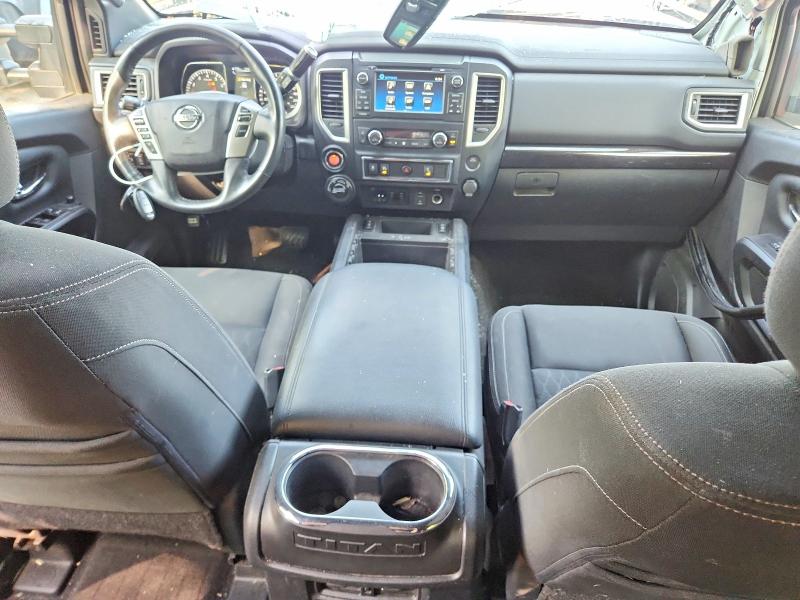 63191916 :رقم المزاد ، 1N6AA1E54JN517895 vin ، 2018 Nissan Titan مزاد بيع