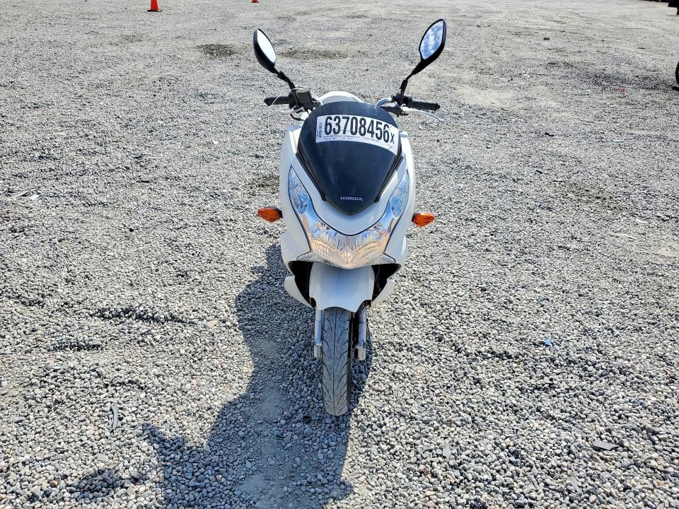 63708456 :رقم المزاد ، MLHJF2801B5002765 vin ، 2011 Honda Pcx مزاد بيع