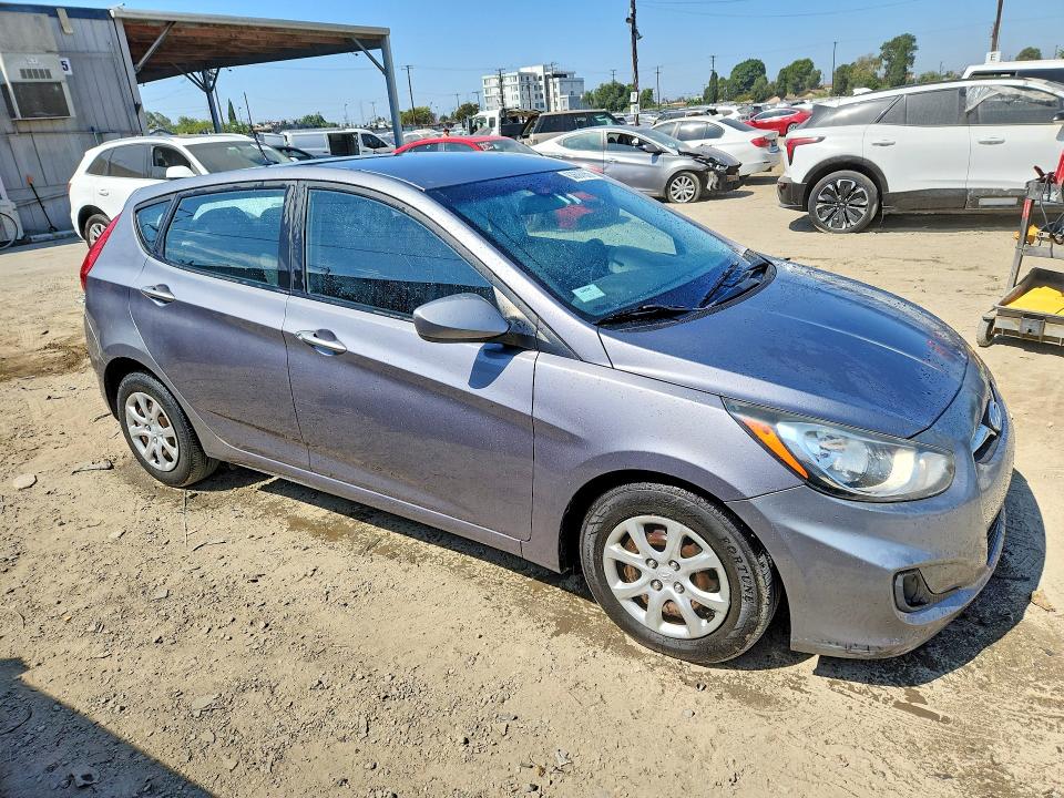 2014 Hyundai Accent მანქანა იყიდება აუქციონზე, vin: KMHCT5AE4EU141788, აუქციონის ნომერი: 63697656