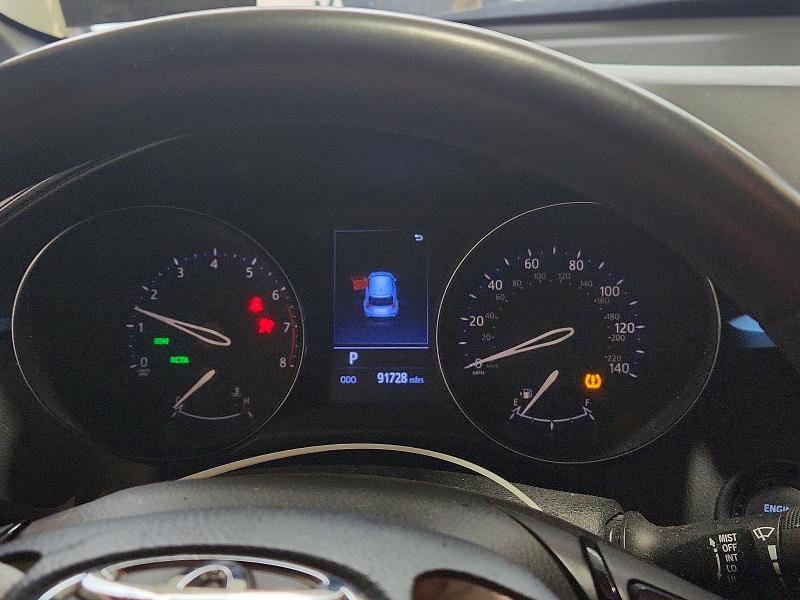 64203036 :رقم المزاد ، NMTKHMBX8KR100400 vin ، 2019 Toyota C-hr مزاد بيع