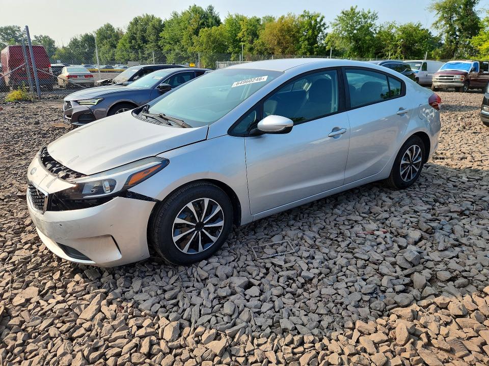 64960246 :رقم المزاد ، 3KPFK4A78JE284302 vin ، 2018 Kia Forte مزاد بيع